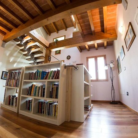 Bed and Breakfast La Piccola Torre Скандиано Экстерьер фото