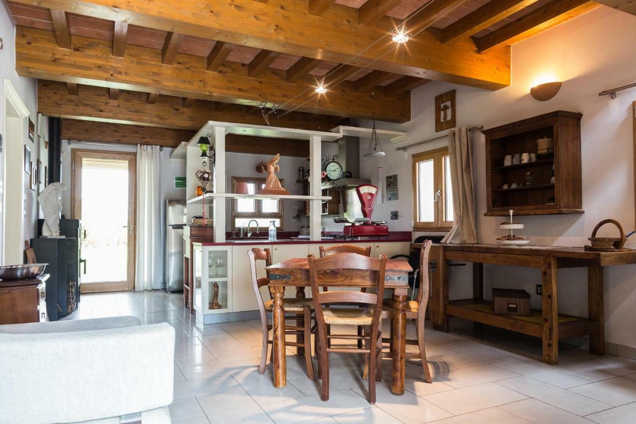 Bed and Breakfast La Piccola Torre Скандиано Экстерьер фото