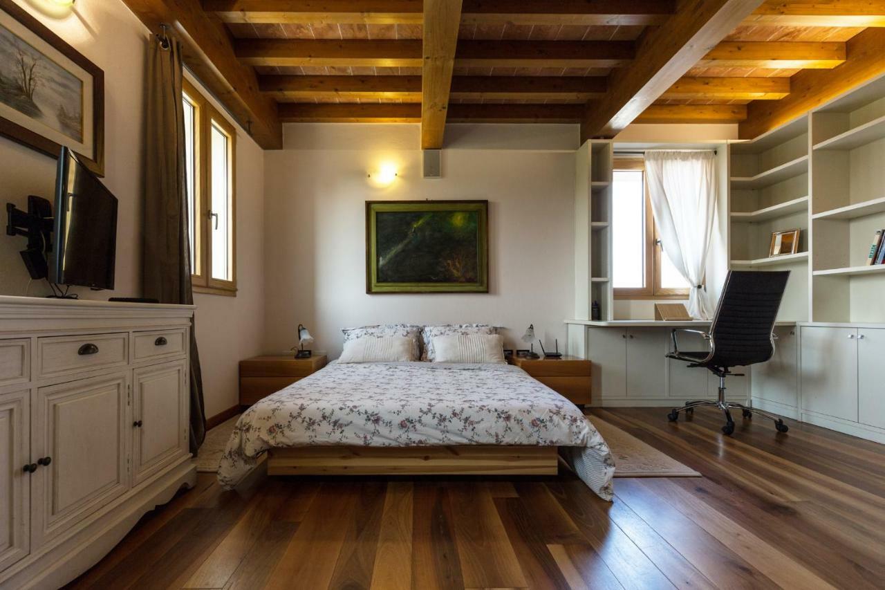 Bed and Breakfast La Piccola Torre Скандиано Экстерьер фото