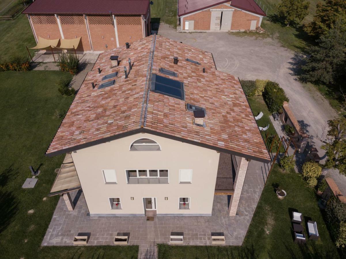 Bed and Breakfast La Piccola Torre Скандиано Экстерьер фото